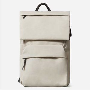 EVERLANE The ReNew Transit Backpack (Warm Quartz)
